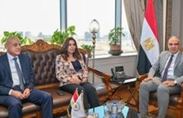 اجتماع موسع بين وزراء الري والتنمية المحلية ومحافظ الأقصر لبحث تطوير الواجهات النيلية