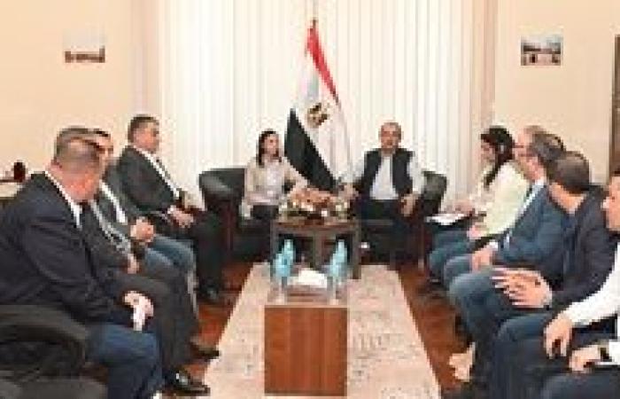 محافظ البحيرة تستقبل وزير قطاع الأعمال العام في مستهل زيارته لشركة مصر للغزل والنسيج وصباغي البيضا بكفر الدوار
