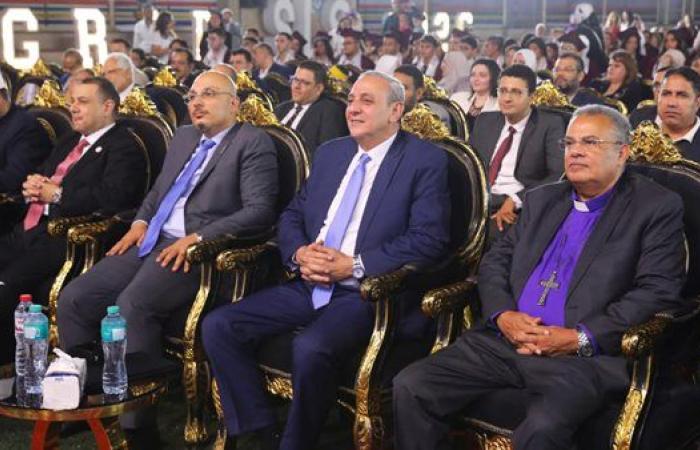 رئيس الطائفة الإنجيلية يشهد حفل تخرج مدارس تابعة للكنيسة بطنطا