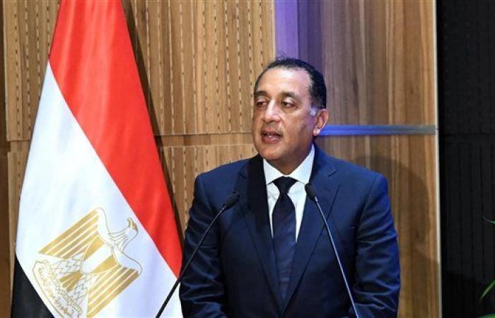 رئيس الوزراء يتفقد المشروعات الجارية لتطوير محيط المتحف المصري الكبير