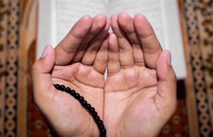 دعاء النبي للوقاية من الفقر.. كيف استعاذ الرسول من هذا البلاء العظيم؟