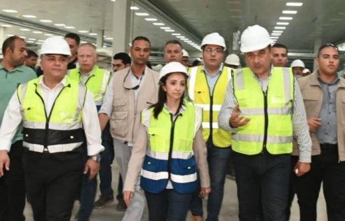 وزير قطاع الأعمال ومحافظ البحيرة يتفقدان مشروع المجمع الصناعي بكفر الدوار