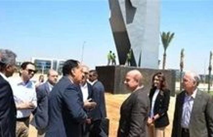 وزير السياحة لرئيس الحكومة: الممشى السياحى يربط بين المتحف الكبير ومنطقة الأهرامات