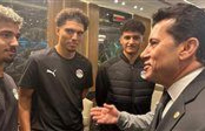 وزير الرياضة يحفز لاعبي منتخب الشباب قبل مغادرتهم للمشاركة فى المونديال