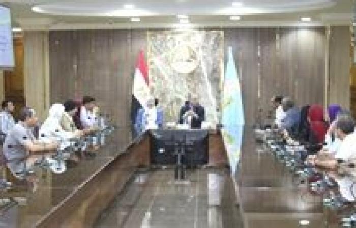 نائب محافظ كفر الشيخ يناقش خطة تنفيذ الهوية البصرية