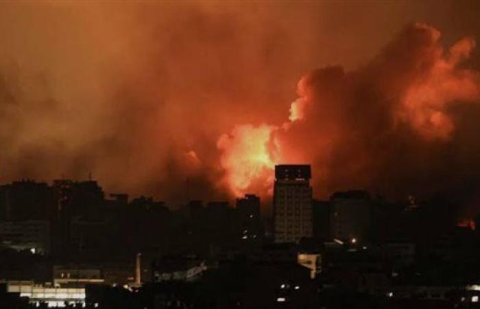 عاجل.. إعلام فلسطيني: جيش الاحتلال ينسف مبانٍ سكنية شمال غرب مدينة غزة