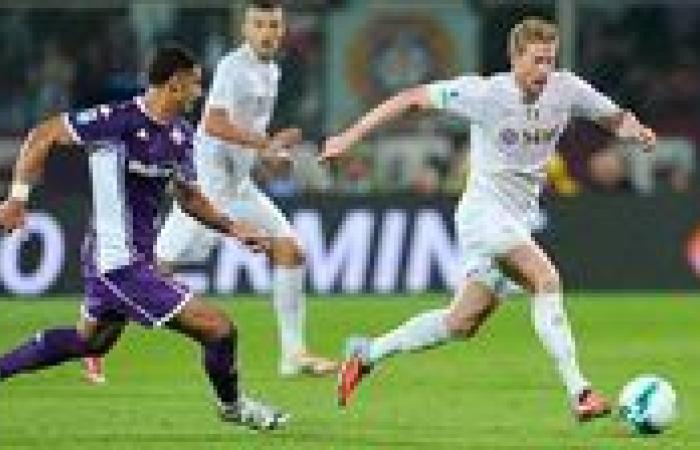 من بوابة فيورنتينا.. نابولي يتصدر الدوري الإيطالي