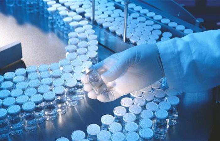 خطة الحكومة لتوطين صناعة الأدوية والمستلزمات الطبية.. مصر تنافس العالم