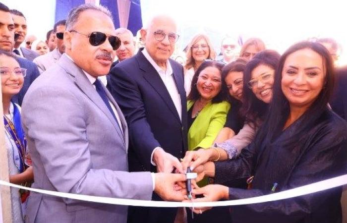 وزيرة التضامن ومحافظ الشرقية يفتتحان رياض الأطفال بمدرسة السيدة عائشة بالعاشر من رمضان