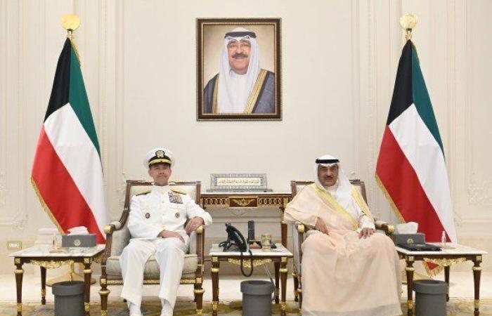 سمو ولي العهد يستقبل وزير الدفاع وقائد القيادة الأمريكية الوسطى