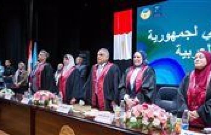 رئيس جامعة طنطا يشهد حفل تخرج الدفعة 47 من كلية الصيدلة
