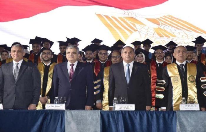 محافظ بورسعيد يشهد حفل تخرج دفعة جديدة من الأكاديمية العربية للعلوم والتكنولوجيا والنقل البحري