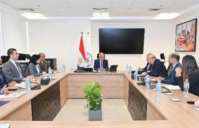 وزير الري يلتقي المدير التنفيذي للبنك الدولي لبحث التعاون المشترك