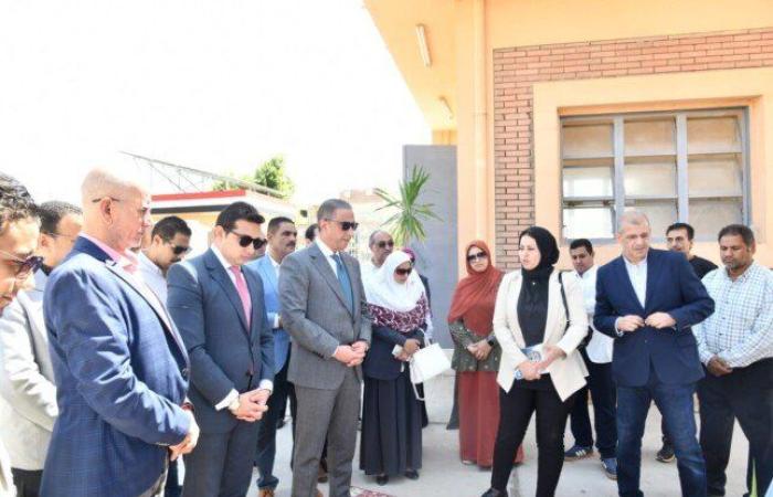 محافظ الفيوم يتفقد محطة توليد الكهرباء من الطاقة الشمسية بمشروع رفع الصرف الصحي بالإعلام