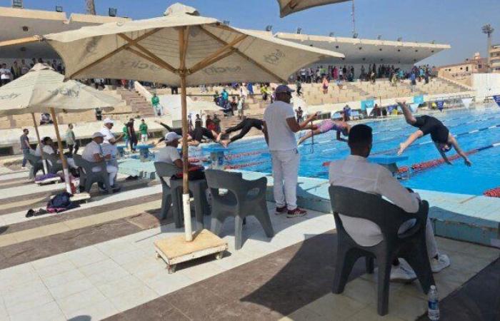 انطلاق بطولة الصعيد للسباحة بقنا بمشاركة 180 سباحا من 6 محافظات