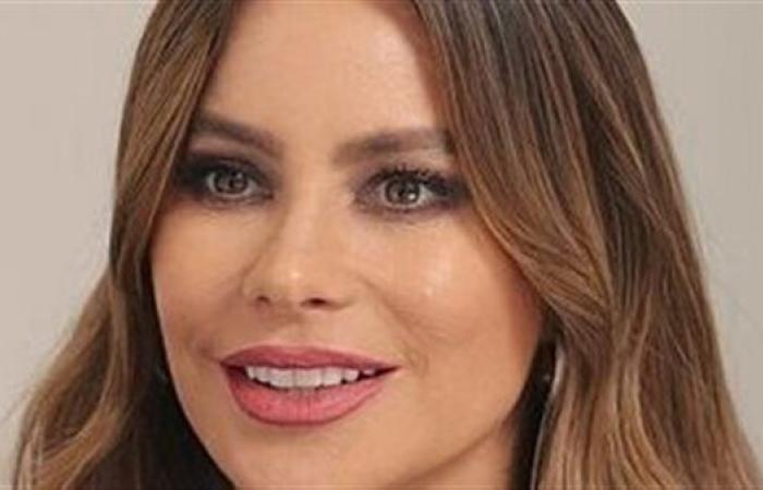 صوفيا فيرجارا تغيب عن تقديم حفل جوائز إيمي 2025.. ما السبب؟