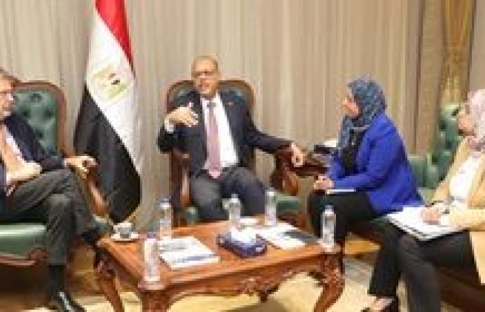 وزير العمل يُعلن عودة عجلات الإنتاج للدوران بكامل طاقاتها في شركة نايل لينين جروب للنسيج بالأسكندرية
