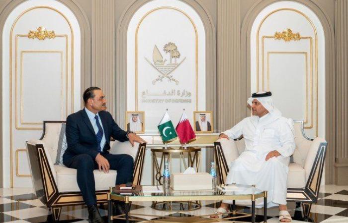 قطر وباكستان تبحثان سبل تعزيز العلاقات الثنائية بين البلدين