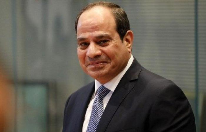 الرئيس السيسى يعود إلى أرض الوطن بعد مشاركته فى القمة العربية الإسلامية في قطر