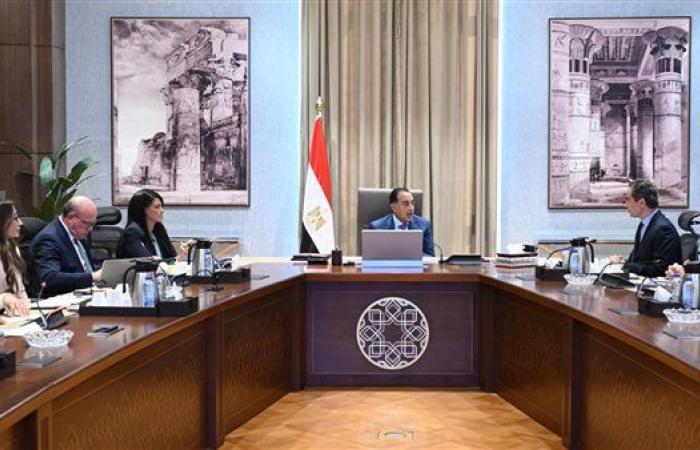رئيس الوزراء يتابع إجراءات فض التشابكات المالية بين الهيئة الوطنية للإعلام وبنك الاستثمار القومي
