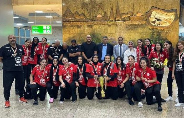 وزارة الرياضة تستقبل بعثة منتخب مصر لشابات كرة اليد بعد التتويج ببطولة إفريقيا والتأهل لكأس العالم