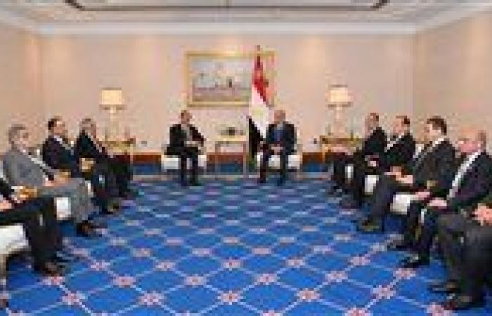 الرئيس السيسي يبحث سبل تعزيز العلاقات الثنائية بين مصر وباكستان