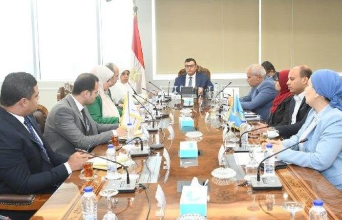 وزيرالإسكان يتابع ضوابط الإعلانات على الطرق لتعظيم الاستفادة وتحسين الشكل الحضاري