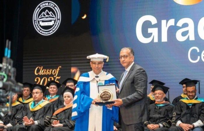 بنك ناصر الاجتماعي يشارك في احتفالية تخرج طلاب مدينة زويل للعلوم والتكنولوجيا