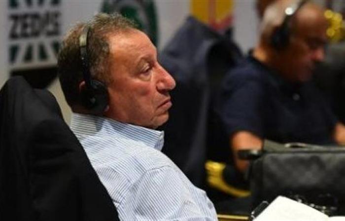 الأهلي يقترب من حسم هوية مدربه الجديد