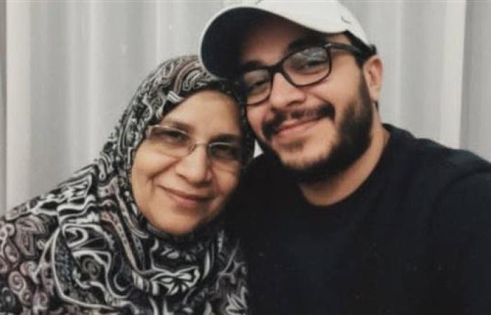 بصورة بالذكاء الاصطناعي.. حسام داغر يستعيد ذكرياته مع والدته ويوجه لها رسالة مؤثرة