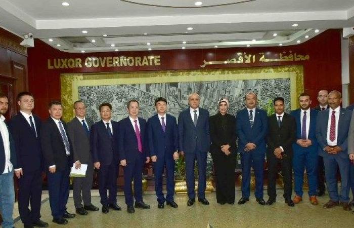 محافظ الأقصر يستقبل نائب عمدة مقاطعة جيانغشى الصينية لبحث سبل التعاون المشترك