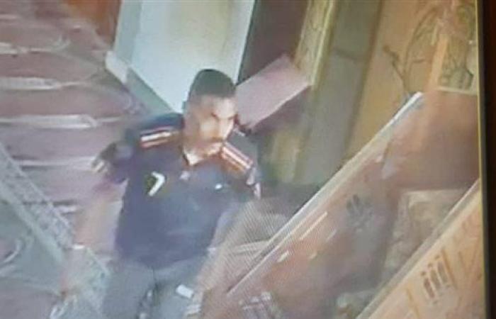 "في وضح النهار".. لص يسرق محتويات مسجد قرية نفيشة بالإسماعيلية