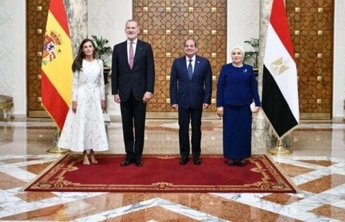 الرئيس السيسي وقرينته يقيمان مأدبة عشاء بمنطقة الهرم على شرف ملك وملكة إسبانيا