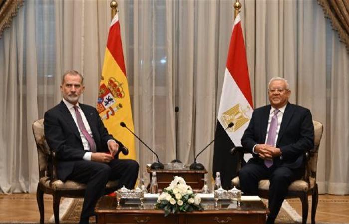 رئيس مجلس النواب يستقبل ملك إسبانيا ويشيد بالقواسم التاريخية المُشتركة بين البلدين