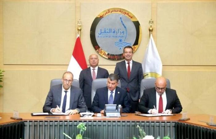 وزير الصناعة شهد توقيع عقود التعاون المصري ـ الإسباني لتطوير وصيانة قطارات مترو الأنفاق