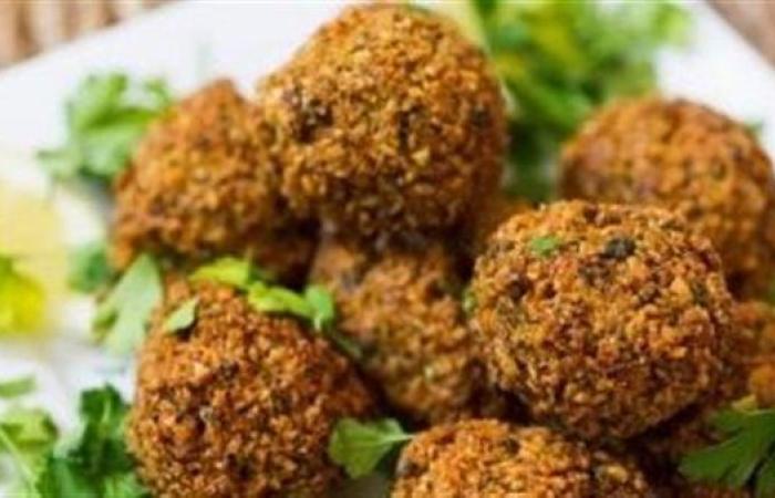 عادة يومية قد تضر صحتك.. احذر الإفراط في تناول الطعمية