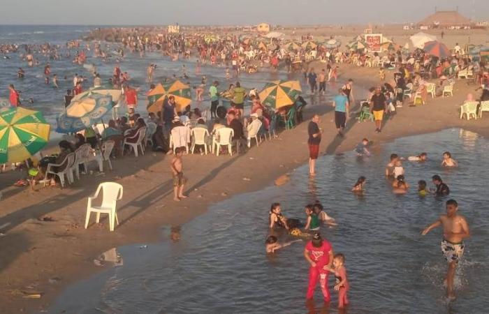 لمدة 10 ساعات.. الإسكندرية ترفع الراية الحمراء على كافة الشواطئ غدا