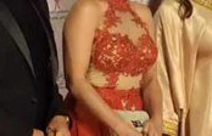 ظهور نادر.. منى هلا تخطف الأنظار في حفل افتتاح مهرجان بورسعيد السينمائي