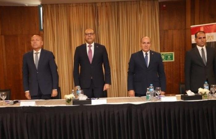 وزير العمل ومحافظ القاهرة يسلمان 100 عقد عمل جديد لذوي همم