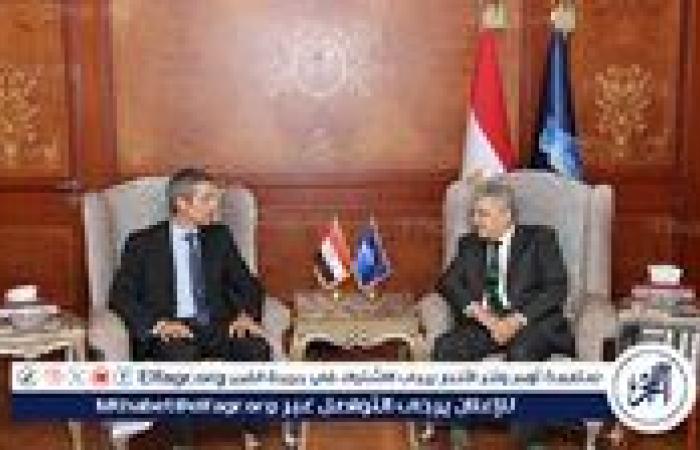 قناة السويس تتحول إلى "قناة خضراء".. أسامة ربيع يوجه بإنشاء مصنع لإعادة تدوير المخلفات