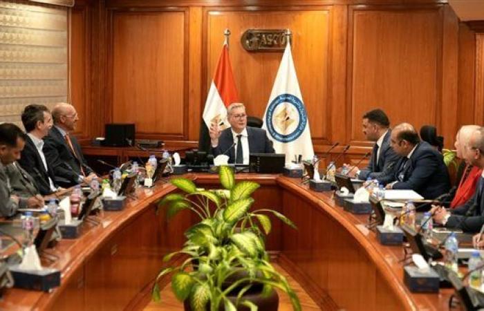 وزير البترول يؤكد أهمية الإسراع بخطوات عملية لتعزيز الاستثمار في قطاع التعدين