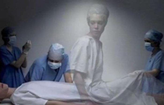 تفسير حلم موت شخص حي والبكاء عليه
