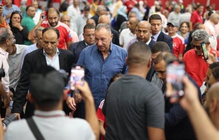 يوم الأهلي مش الخطيب.. جماهير الأحمر تهتف باسم "بيبو" والأخير يرد