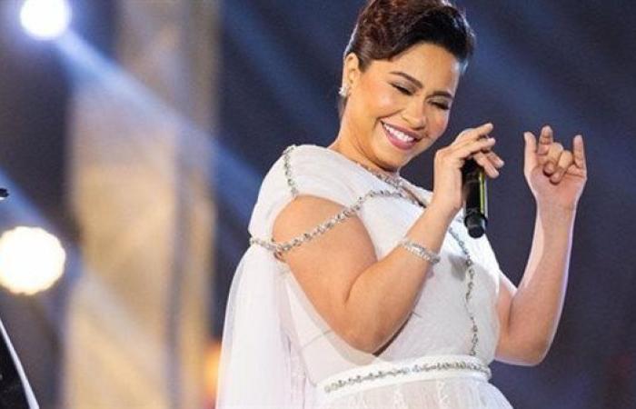 الفنانه شيرين تنفي صحة الشائعات المتداولة حول حفلها مع فضل شاكر