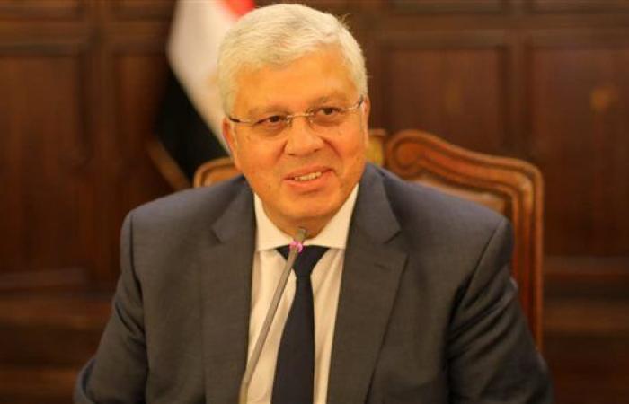 وزير التعليم العالي يوجه بانتظام تواجد أعضاء هيئة التدريس والهيئة المعاونة في الحرم الجامعي بالعام الجامعي الجديد