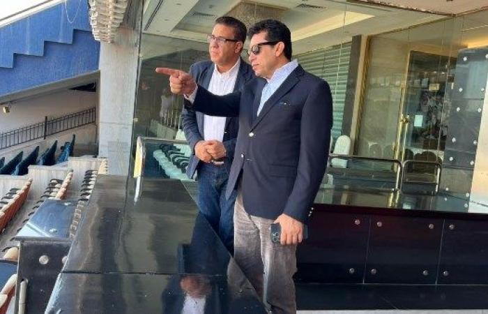 قبل استئناف مباريات الدوري.. وزير الشباب والرياضة يتفقد استاد القاهرة الدولي ويشدد على جاهزيته