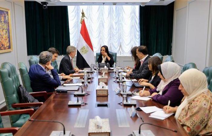 وزيرة التضامن تلتقي سفير إيطاليا بالقاهرة لبحث سبل التعاون