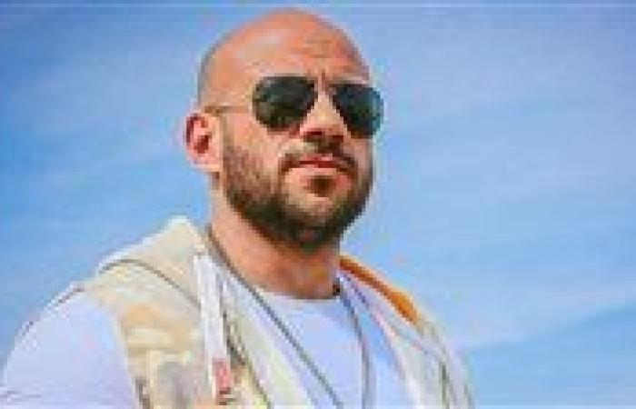 بعد إعلان انفصاله عن مي كمال.. كم عدد زيجات أحمد مكي؟