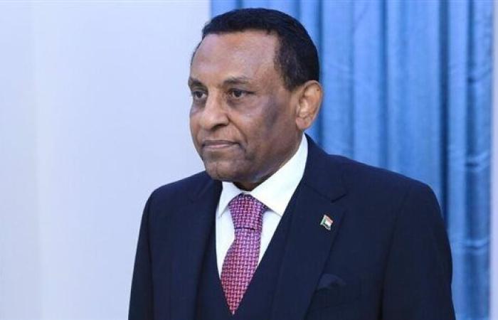 رئيس وزراء السودان يتعهد بفك حصار الفاشر ويدعو العالم لتحمل مسؤولياتها