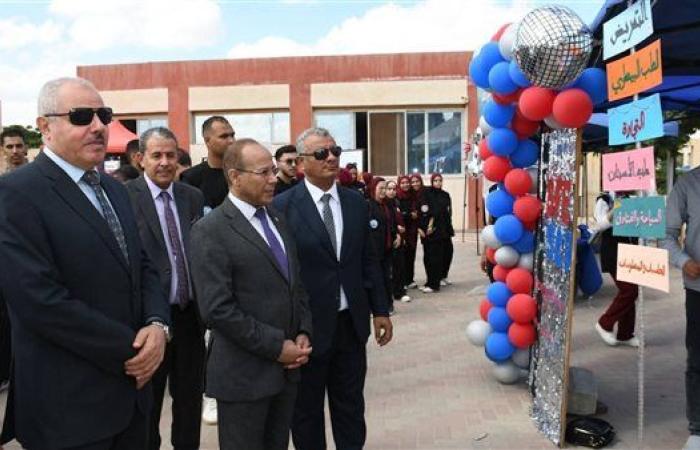 رئيس جامعة قناة السويس وأسرة "من أجل مصر" يستقبلون الطلاب الجدد والقدامى